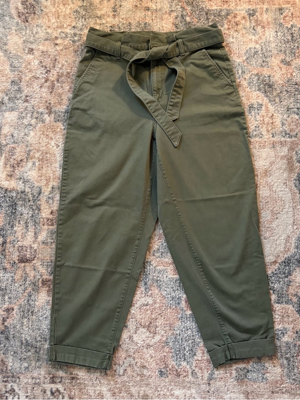 Banana Republic barrel pant Olive army green size 10
